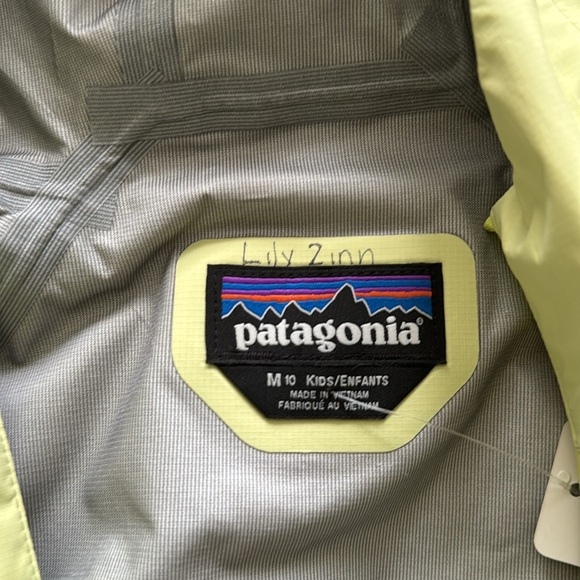Patagonia Raincoat - Picture 3 of 5